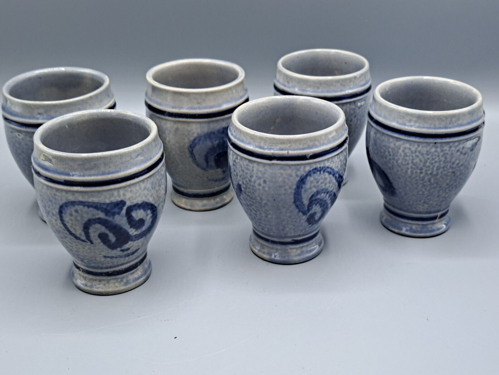 6 Becher aus Steinzug, Sammler